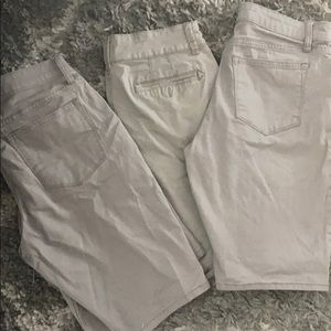 Lot of Bermuda’s shorts! 3 pairs